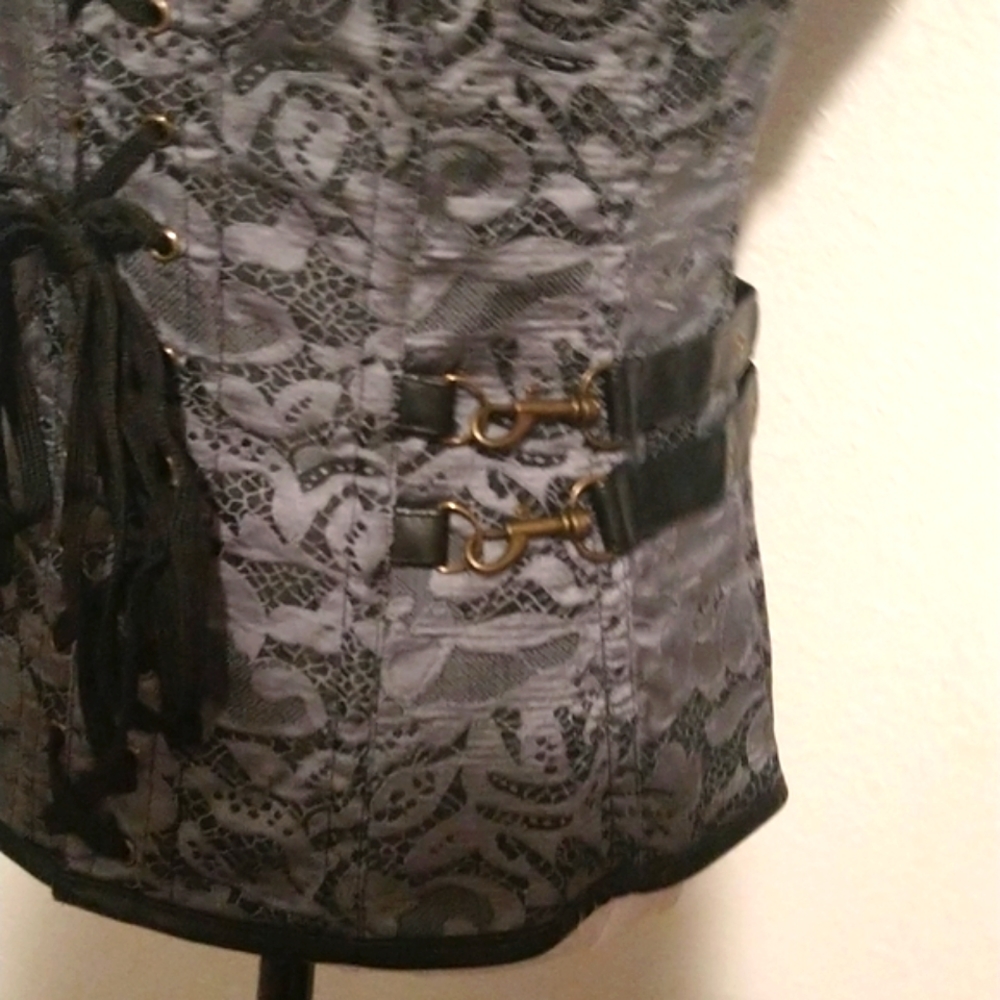 SO UNIQUE AND SPECIAL BNWT FIVE PIECE SET CORSET, Goth, Rock, Steampunk - Picture 5 of 11